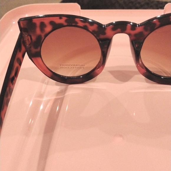 ROUND Cat Eye Leopard Print Frames Oversized Brown Sunglasses - Picture 5 of 16